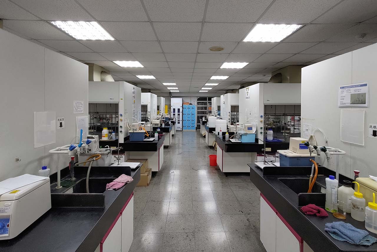 General chemistry laboratory